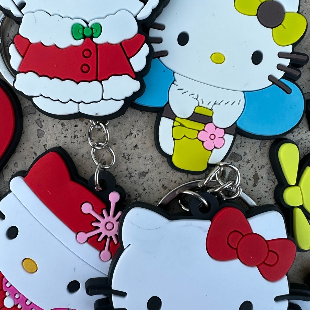 ✨Hello Kitty keychains - Picture 2 of 4